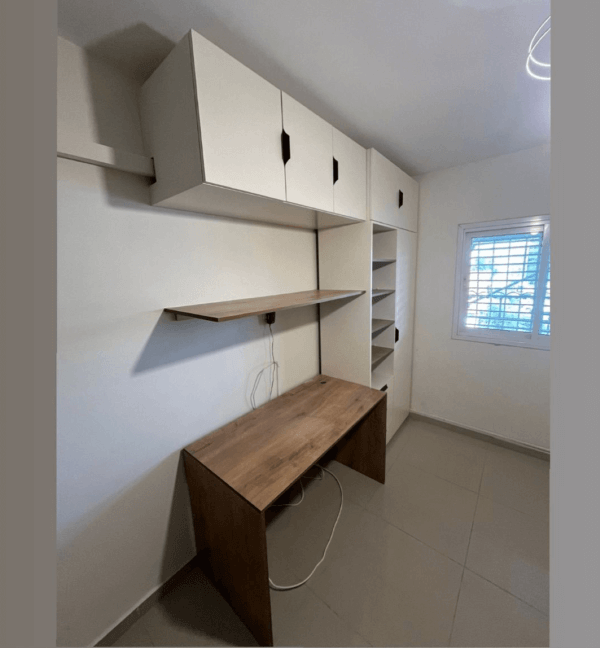 ארון משולב עם שולחן כתיבה דגם 77